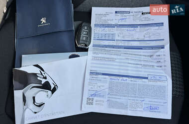 Позашляховик / Кросовер Peugeot 3008 2021 в 