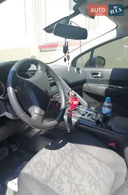 Внедорожник / Кроссовер Peugeot 3008 2011 в 