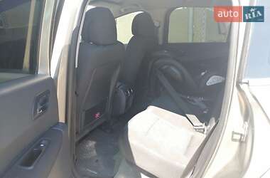 Внедорожник / Кроссовер Peugeot 3008 2011 в 