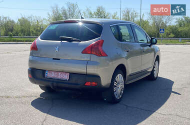 Позашляховик / Кросовер Peugeot 3008 2010 в 
