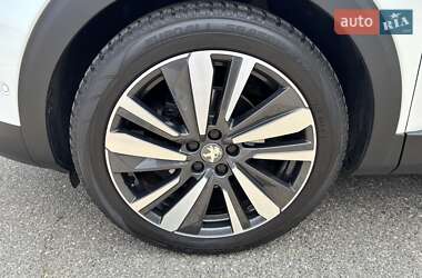 Позашляховик / Кросовер Peugeot 3008 2019 в 