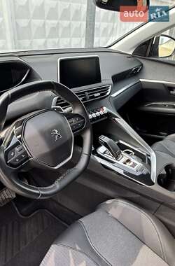 Позашляховик / Кросовер Peugeot 3008 2019 в 