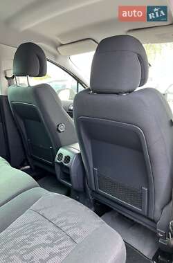 Позашляховик / Кросовер Peugeot 3008 2012 в 