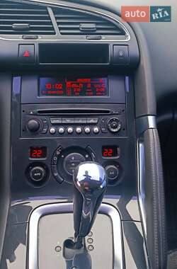 Позашляховик / Кросовер Peugeot 3008 2013 в 