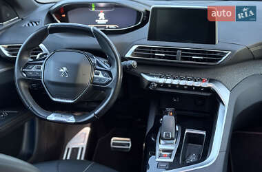 Позашляховик / Кросовер Peugeot 3008 2019 в 