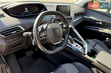 Позашляховик / Кросовер Peugeot 3008 2019 в 