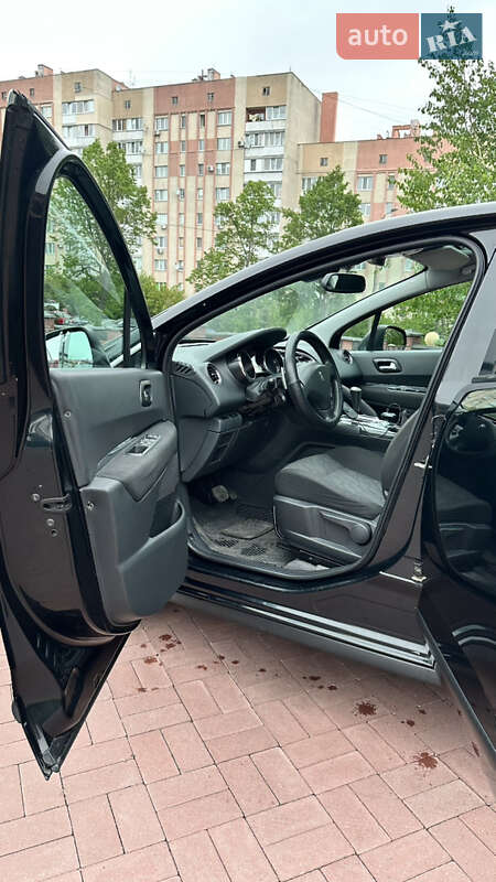 Позашляховик / Кросовер Peugeot 3008 2011 в Рівному