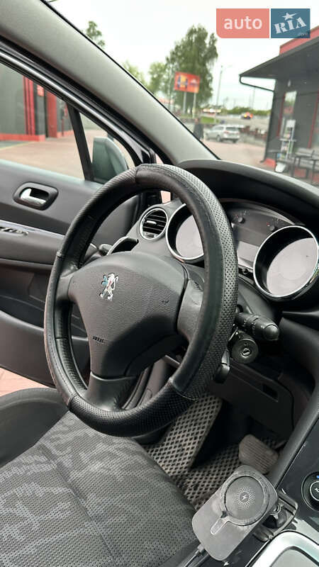 Позашляховик / Кросовер Peugeot 3008 2011 в Рівному