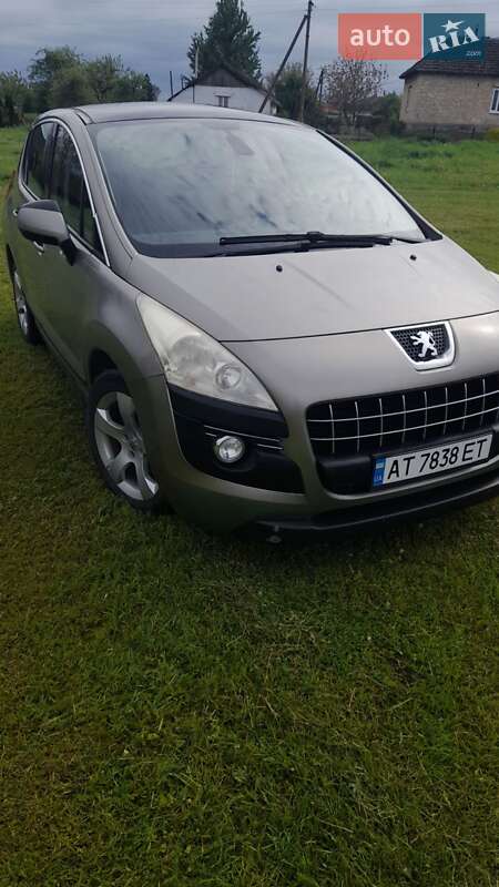 Позашляховик / Кросовер Peugeot 3008 2009 в 