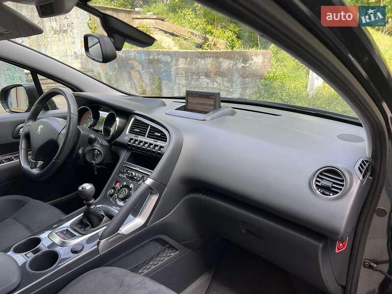 Внедорожник / Кроссовер Peugeot 3008 2012 в Ровно