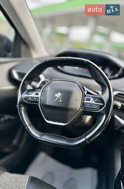 Внедорожник / Кроссовер Peugeot 3008 2018 в 