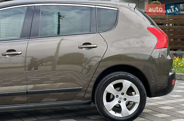 Позашляховик / Кросовер Peugeot 3008 2011 в 
