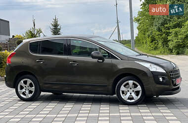Позашляховик / Кросовер Peugeot 3008 2011 в 