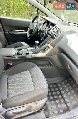 Позашляховик / Кросовер Peugeot 3008 2009 в 