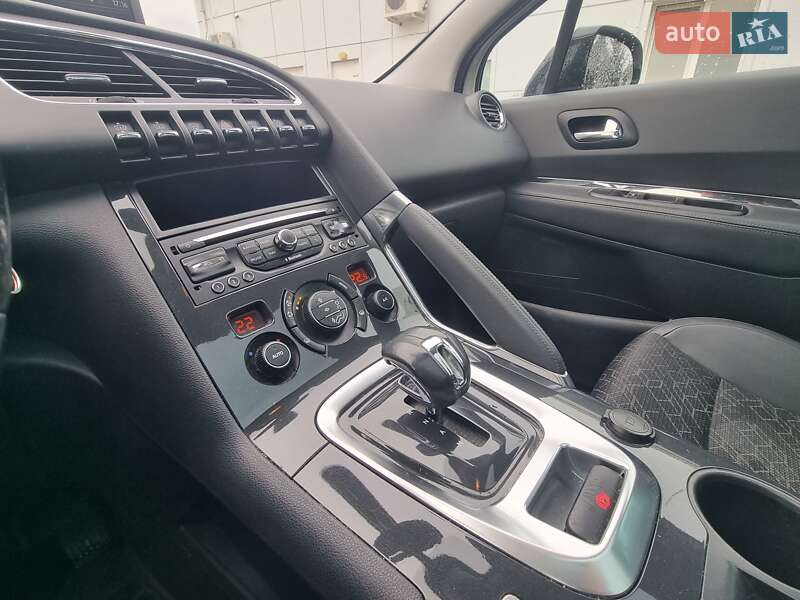Позашляховик / Кросовер Peugeot 3008 2015 в Коломиї
