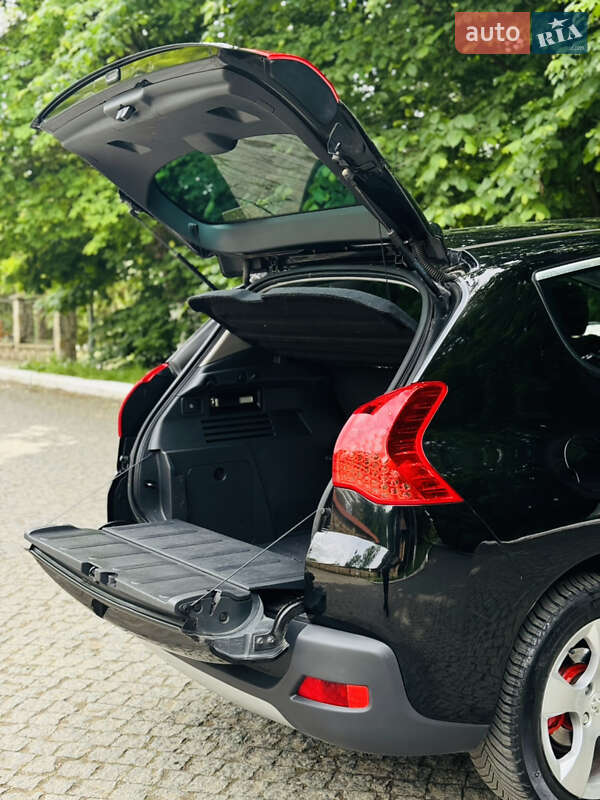 Позашляховик / Кросовер Peugeot 3008 2010 в Чернівцях