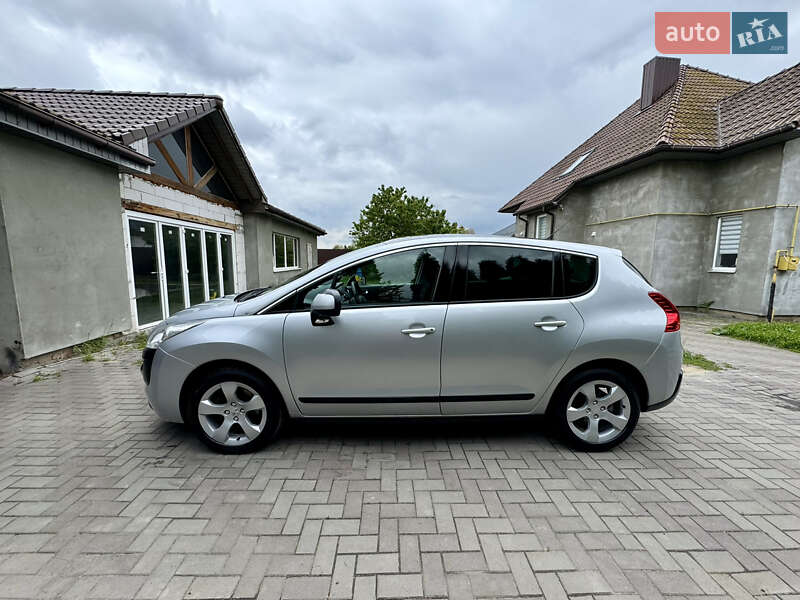 Позашляховик / Кросовер Peugeot 3008 2011 в Луцьку
