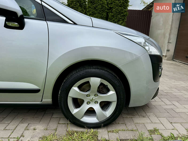 Позашляховик / Кросовер Peugeot 3008 2011 в Луцьку