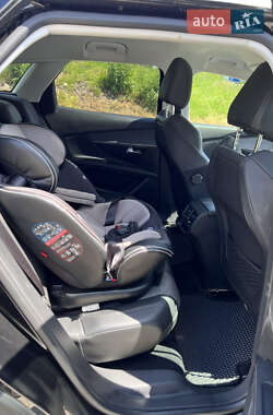 Позашляховик / Кросовер Peugeot 3008 2019 в 