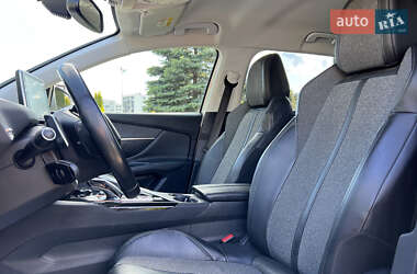Внедорожник / Кроссовер Peugeot 3008 2018 в 