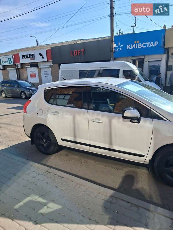 Позашляховик / Кросовер Peugeot 3008 2011 в Смілі