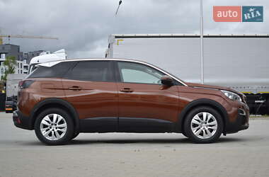 Позашляховик / Кросовер Peugeot 3008 2017 в 