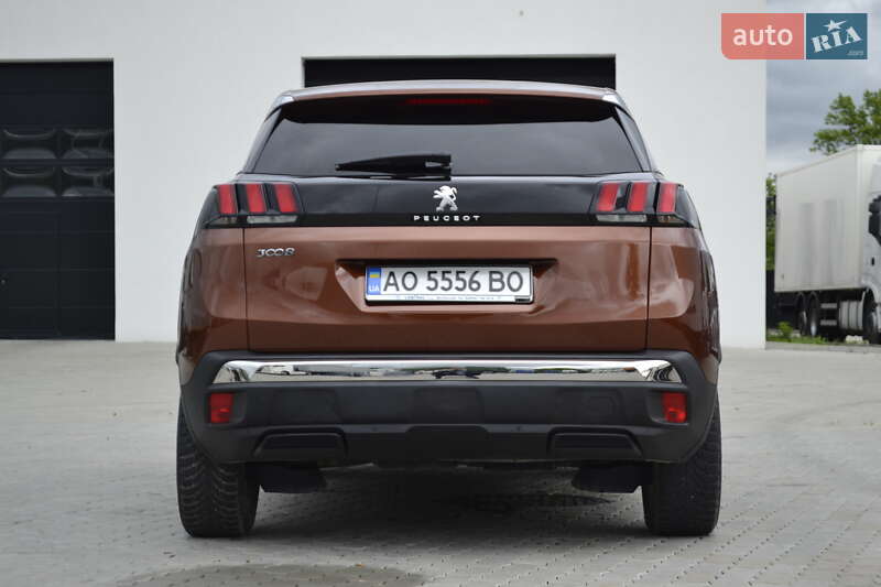Позашляховик / Кросовер Peugeot 3008 2017 в Хусті