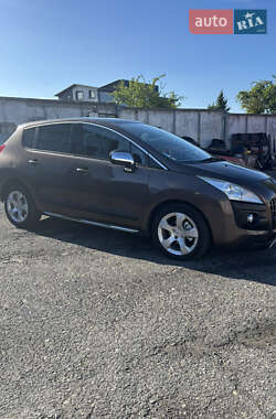 Позашляховик / Кросовер Peugeot 3008 2013 в 