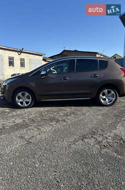 Позашляховик / Кросовер Peugeot 3008 2013 в 