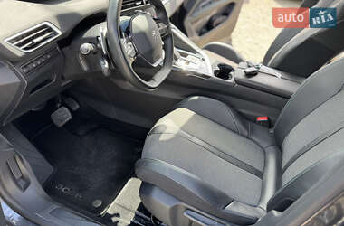 Позашляховик / Кросовер Peugeot 3008 2021 в 