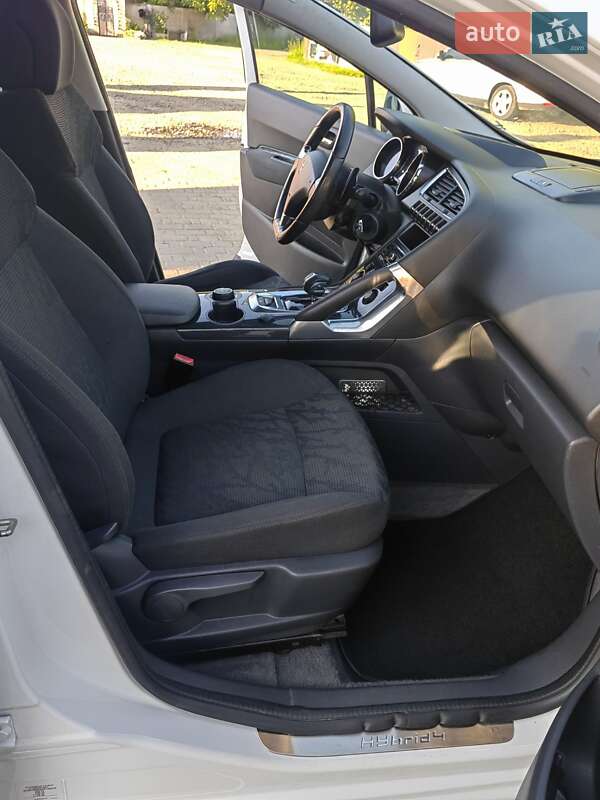 Позашляховик / Кросовер Peugeot 3008 2013 в Косові