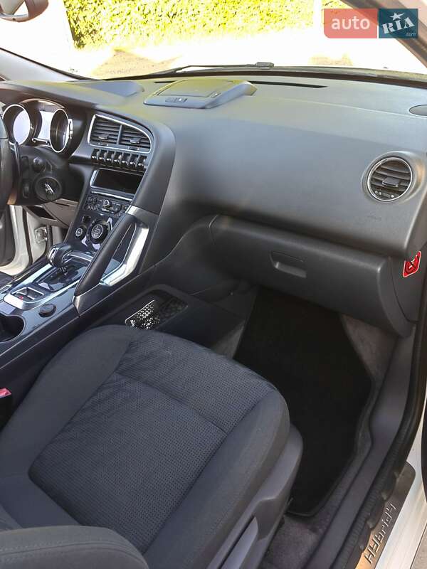 Позашляховик / Кросовер Peugeot 3008 2013 в Косові