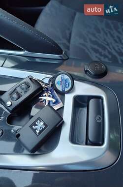Внедорожник / Кроссовер Peugeot 3008 2011 в 
