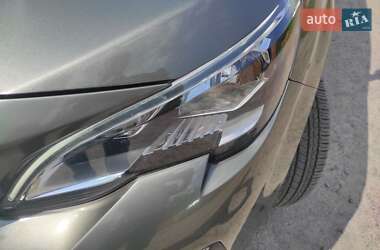 Внедорожник / Кроссовер Peugeot 3008 2017 в 