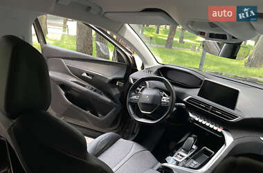 Позашляховик / Кросовер Peugeot 3008 2020 в 