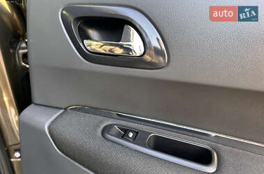 Внедорожник / Кроссовер Peugeot 3008 2011 в 