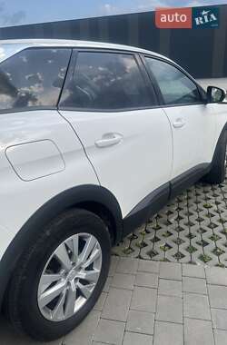 Внедорожник / Кроссовер Peugeot 3008 2018 в 