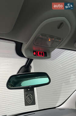 Внедорожник / Кроссовер Peugeot 3008 2012 в 