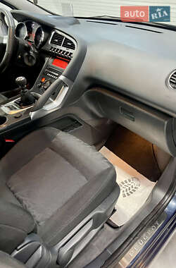 Внедорожник / Кроссовер Peugeot 3008 2012 в 
