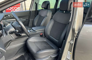 Внедорожник / Кроссовер Peugeot 3008 2015 в 