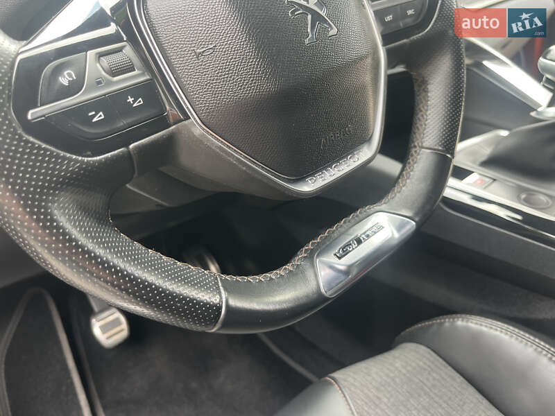 Внедорожник / Кроссовер Peugeot 3008 2017 в Самборе
