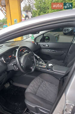 Внедорожник / Кроссовер Peugeot 3008 2011 в 