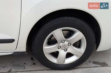 Внедорожник / Кроссовер Peugeot 3008 2011 в 