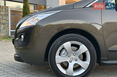 Внедорожник / Кроссовер Peugeot 3008 2011 в 