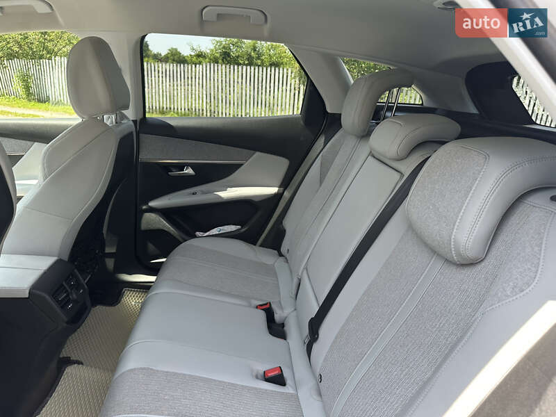 Позашляховик / Кросовер Peugeot 3008 2017 в Шепетівці