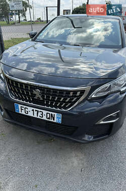 Внедорожник / Кроссовер Peugeot 3008 2020 в 