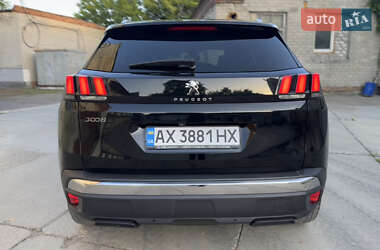 Позашляховик / Кросовер Peugeot 3008 2019 в 