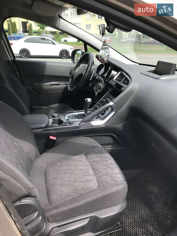 Позашляховик / Кросовер Peugeot 3008 2011 в Вінниці