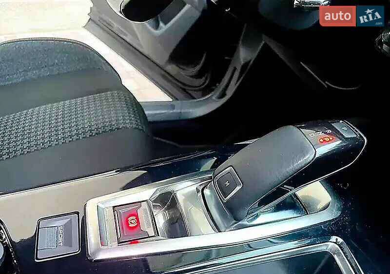 Позашляховик / Кросовер Peugeot 3008 2017 в Стрию