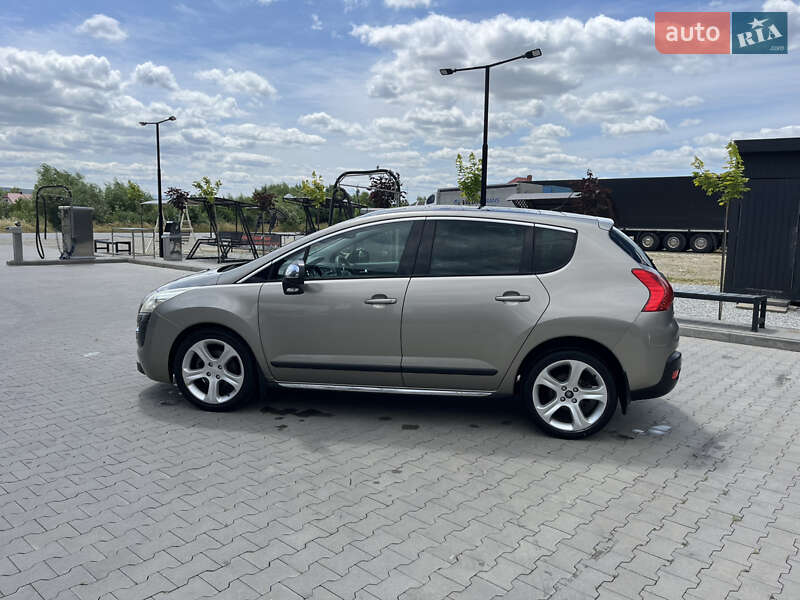 Позашляховик / Кросовер Peugeot 3008 2010 в 